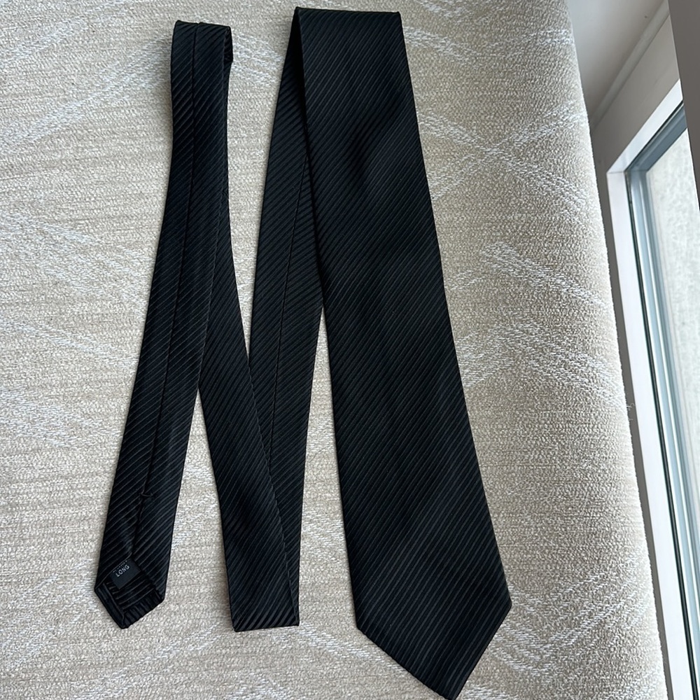 David Donahue Men’s Silk Striped Black Tie 64 1/2” - Picture 6 of 7
